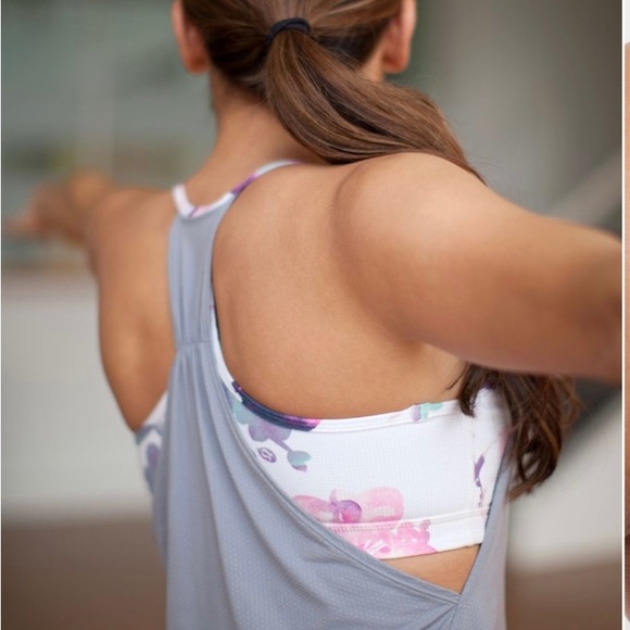 🍋Like New Lululemon No Limits Tank Fossil/Blurred Blossom Multi Colour - Picture 3 of 11